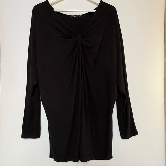 Black Slinky Minimalist Twist Top - Picture 3 of 11